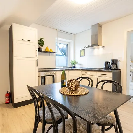 Holideis - Art-apartment - 3min To - Big Terrace - 2 Bedrooms Apartment