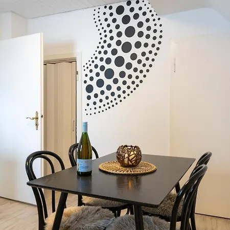 Holideis - Art-apartment - 3min To - Big Terrace - 2 Bedrooms