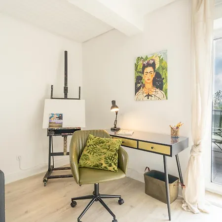 Holideis - Art-apartment - 3min To - Big Terrace - 2 Bedrooms Apartment *