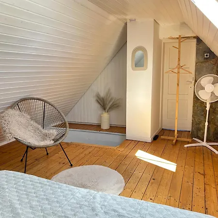 Holideis - Art-apartment - 3min To - Big Terrace - 2 Bedrooms *